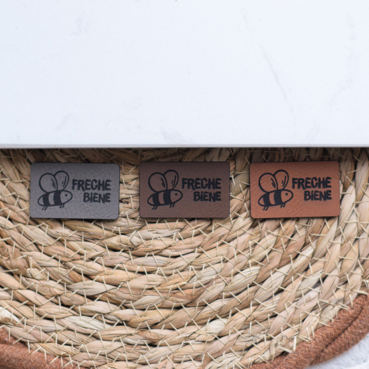 Kunstlederlabel "Freche Biene"