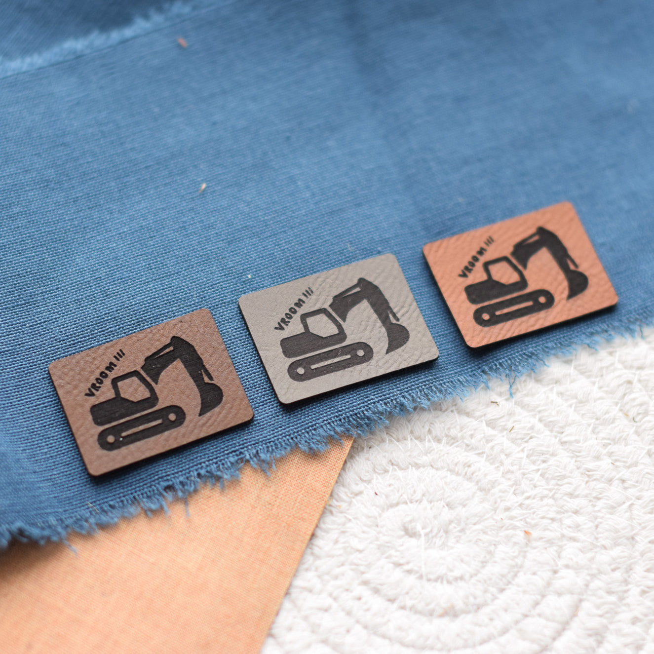 Kunstlederlabel "Löffelbagger - Vroom!!!"