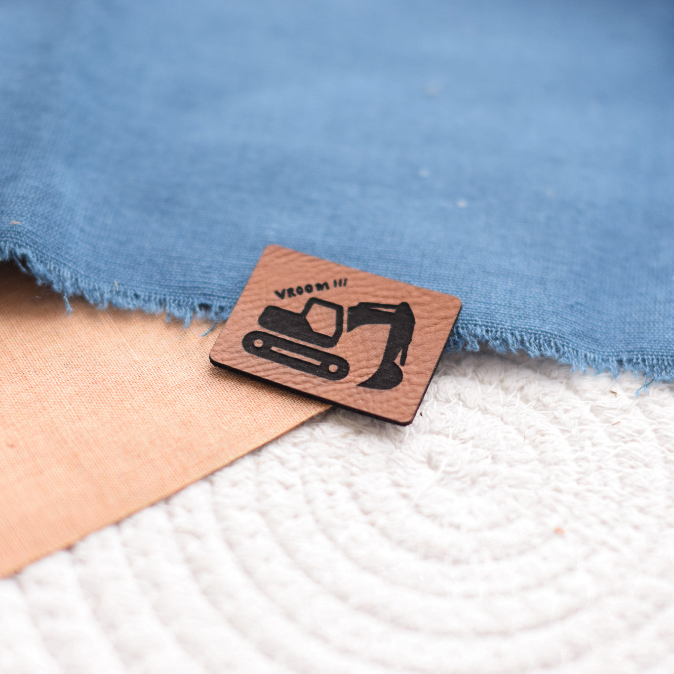 Kunstlederlabel "Löffelbagger - Vroom!!!"