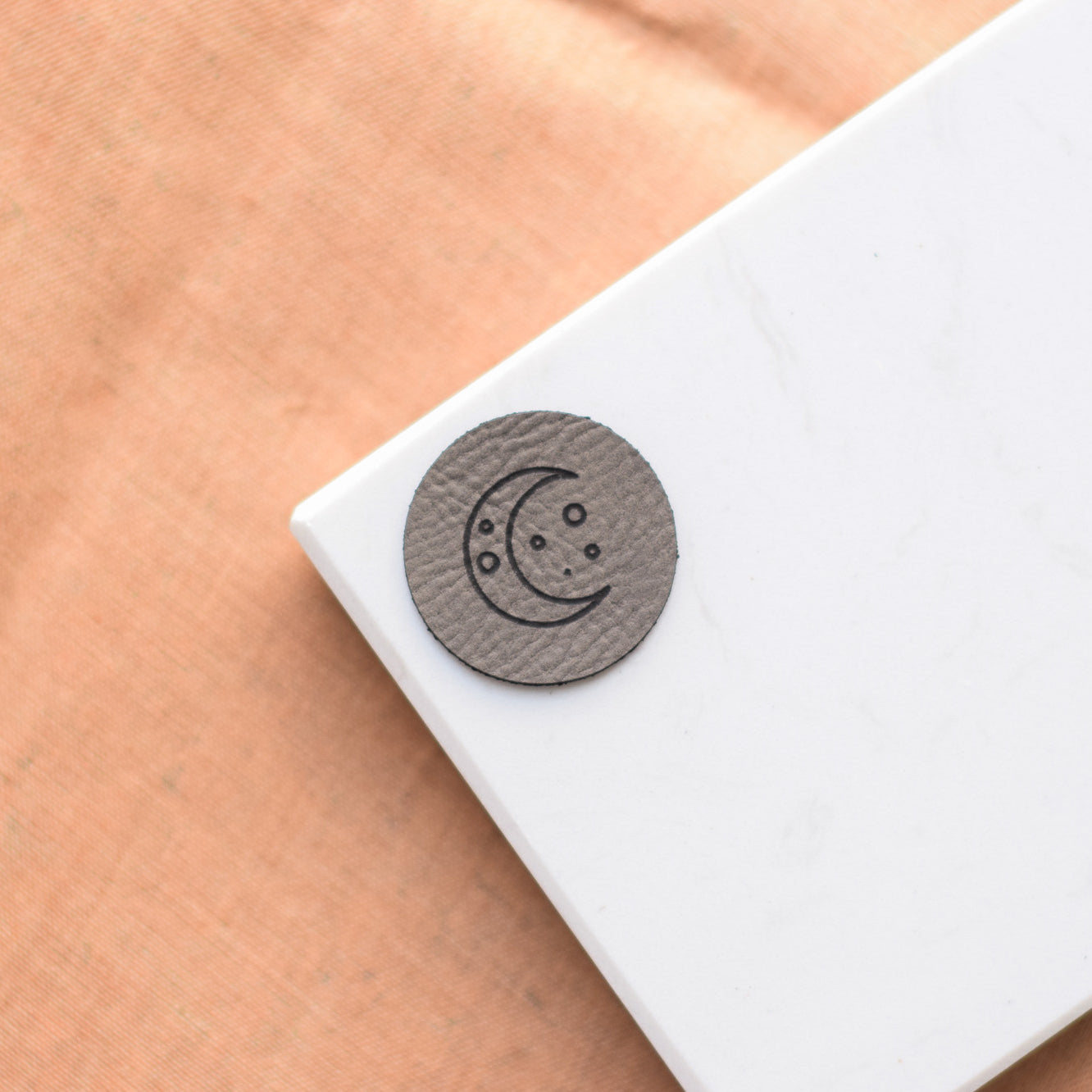 Kunstlederlabel "Mond"