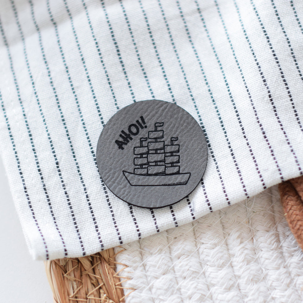 Kunstlederlabel "Schiff Ahoi!"