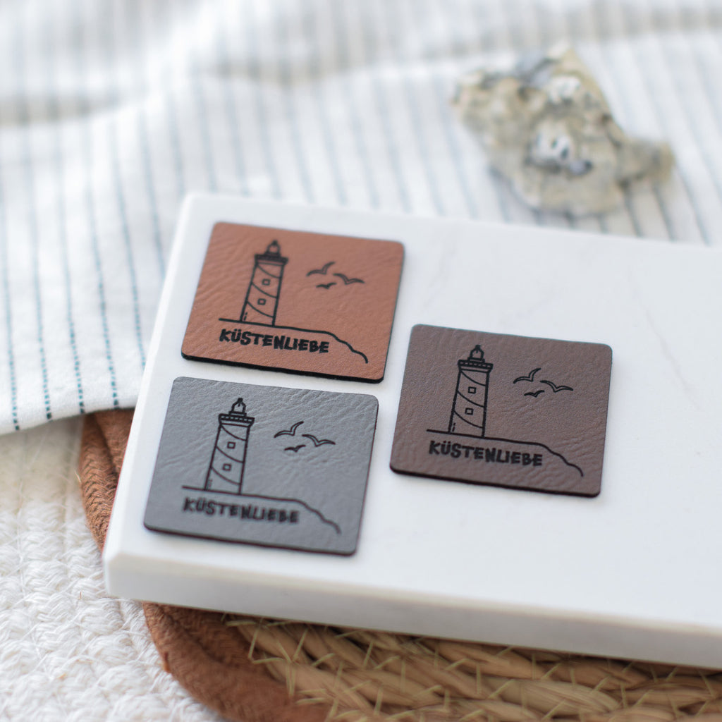 Kunstlederlabel "Küstenliebe Leuchtturm"