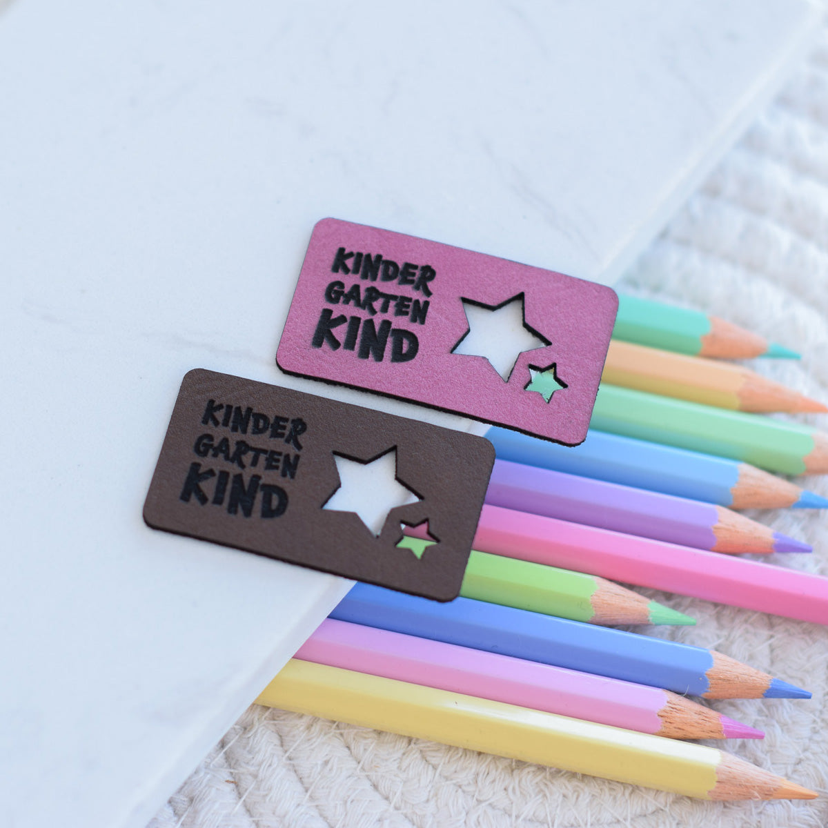 Kunstlederlabel "Kindergartenkind Sterne"